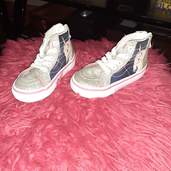 Toddler sneakers - Picture 1 of 3